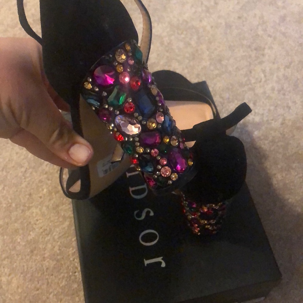 Woman’s strap block heel sandal